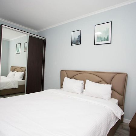 Apartament Curat Si Confortabil Str. Ismail 86 In Centrul Chisinaului Exterior foto