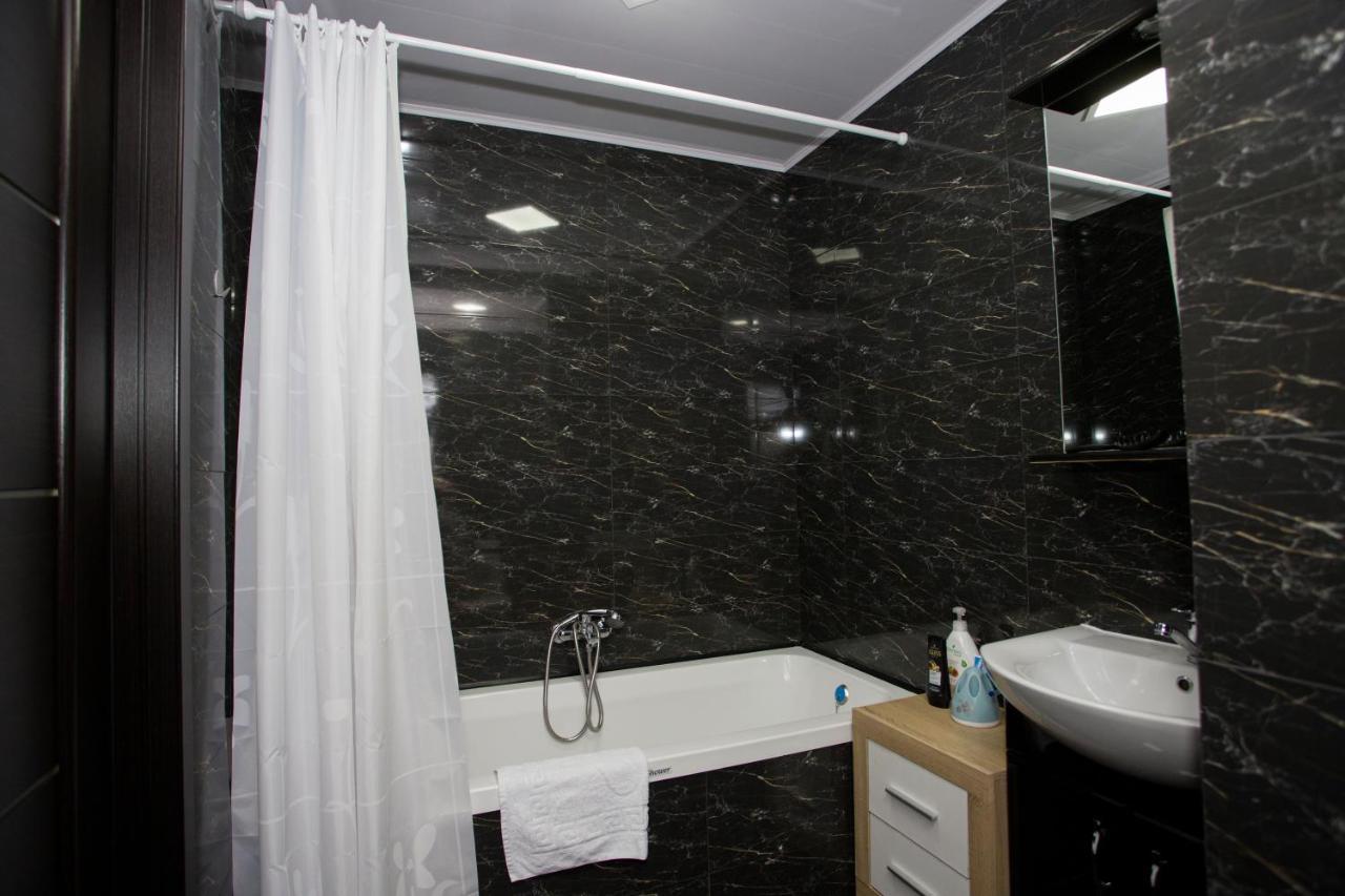 Apartament Curat Si Confortabil Str. Ismail 86 In Centrul Chisinaului Exterior foto