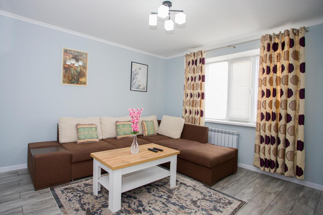 Apartament Curat Si Confortabil Str. Ismail 86 In Centrul Chisinaului Exterior foto